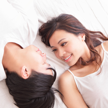 4 Cara Nyaman Bercinta Usai Melahirkan
