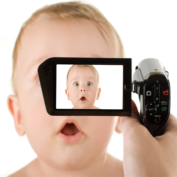 Patuhi Aturan Upload Foto Anak di Social Media 