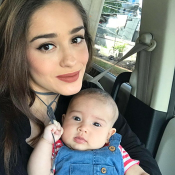 Berbagi Merawat Bayi ala Yasmine Wildblood dan Abi Yapto
