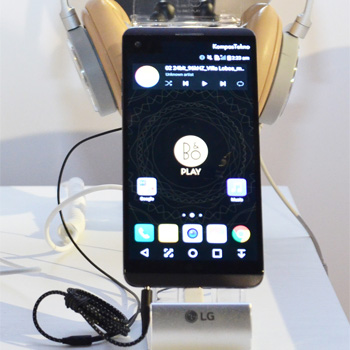 Fitur Multimedia Lengkap dalam Genggaman