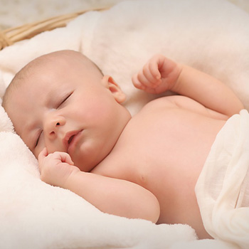 5 Mitos Tidur Bayi yang Wajib Anda Tahu