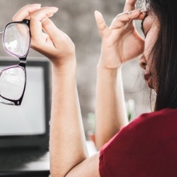 5 Cara Meredakan Masalah Mata Akibat Gadget