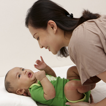 3 Cara Tepat Atasi Kolik Bayi