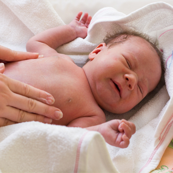 Pengaruh Selaput Dara Tebal pada Bayi