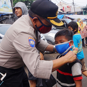 Jangan Takuti Anak dengan Polisi
