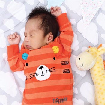 Kebutuhan Jam Tidur Bayi Berdasarkan Usia