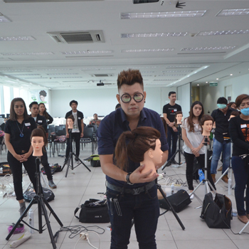 Hairdresser Hunt