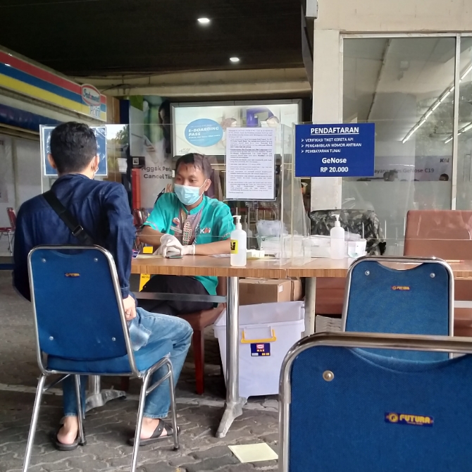Begini Suasana Tes GeNose C19 di Stasiun Gambir 