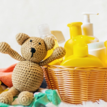 4 Rekomendasi Sampo Bayi Untuk Kulit Kepala Sensitif