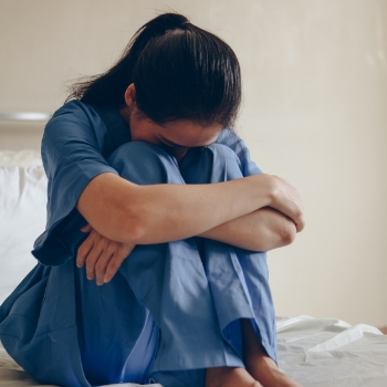 Bagaimana Cara Move On dari Trauma Keguguran?