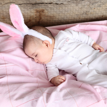 Bayi Cuek Saat Dipanggil? Lakukan Hal Berikut Ini
