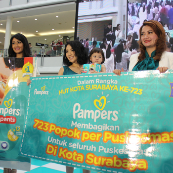 Pampers Rayakan Ulang Tahun Kota Surabaya
