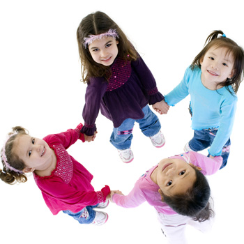10 Cara Paling Efektif Mengajarkan Anak Berbagi