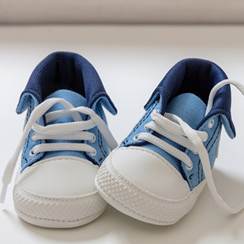 Memilih Ukuran Sepatu Anak Ada Rumusnya