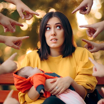 Pelaku Mom Shaming Kebanyakan Orang Dekat