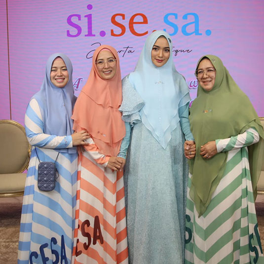 Busana Muslim Syar’i Fashionable dan Muda ala Si.Se.Sa