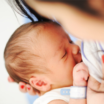 5 Kandungan Penting ASI yang Mencerdaskan dan Menyehatkan Bayi