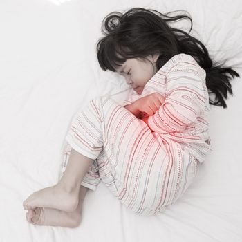 Update Gangguan Ginjal Akut Atipikal pada Anak : Pemerintah Batasi Penggunaan Obat Sirup dan Cair Sementara