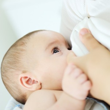 Cegah Bayi Gigit Puting saat Menyusu 