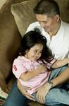 Ayah Bermain Dengan Anak Perempuannya 