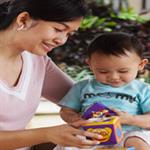 Empat Permainan Mencerdaskan Bayi