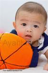 Ajak Bayi Main Sepak Bola