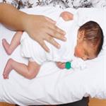 Sederet Manfaat Pijatan pada Bayi
