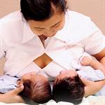Menyusui Bayi Kembar 