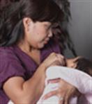 Bayi 4 Bulan, Perlukah Digendong?