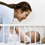 Tips Atasi Bayi Bangun Tengah Malam 