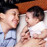 Menitipkan bayi dengan pengasuh