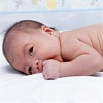 Bayi Menoleh Hanya Satu Arah