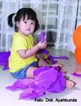 Betapa Kreatifnya Anak Saat Berkarya dengan Gunting