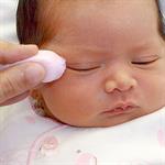 Tips: Mata Bayi Agar Tak Lengket